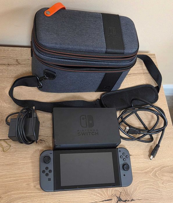 Consola Nintendo Switch Grey+ Grip+ Geanta+ Joc RingFit Adventure