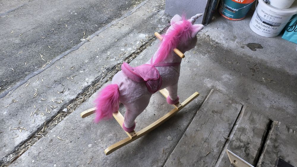 Calut, unicorn, leagan, balansoar