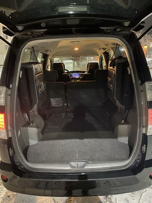 Продам Тойота Вокси