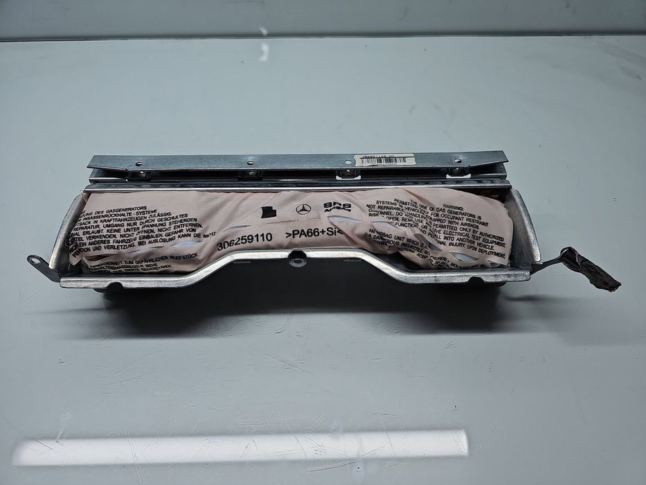 Airbag genunchi Mercedes Clasa C (W204) [Fabr 2007-2014] 306026999-AR