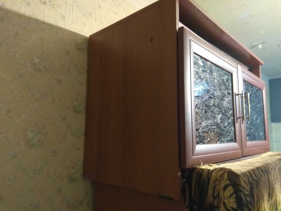 Тумбочка, можно под телевизор или аквариум