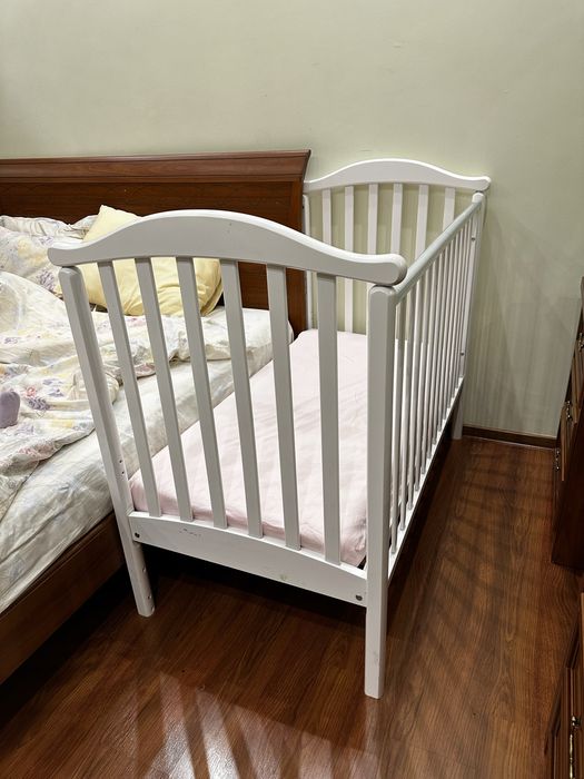 Кроватка с ящиками (маятник)