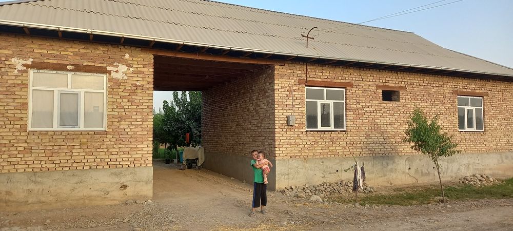 UY SOTILADI.yashash ucun.barca waroitga ega