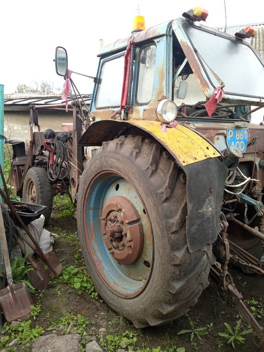 Продам трактор и все для трактора много чево есть
