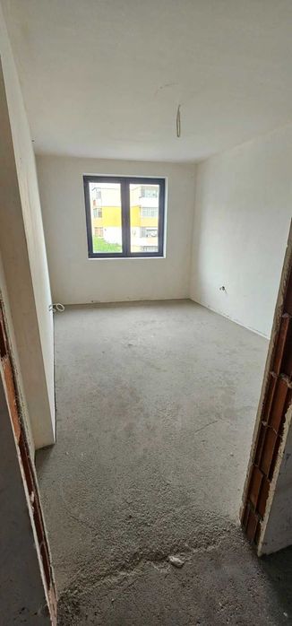 Апартамент с 3 спални в кв.Железник