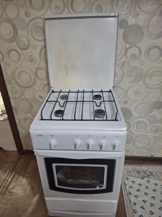 Газплита б/у белого цвета