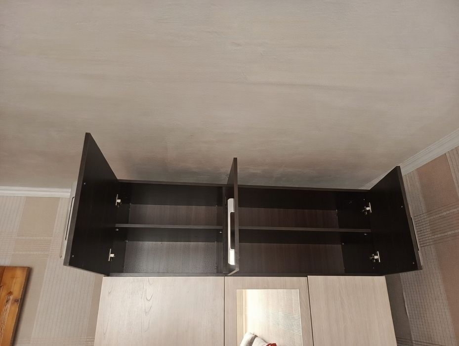 Шкаф для одежды .