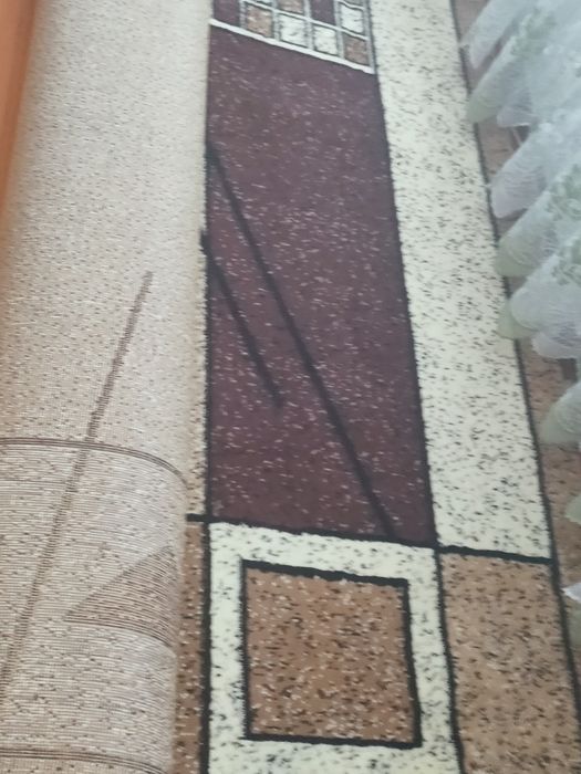 Ковер б/у на пол.