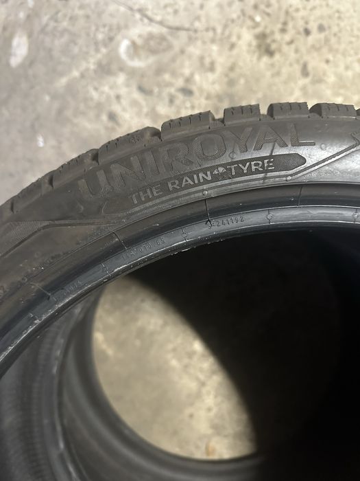 235/35/19- 2 бр Uniyoral
