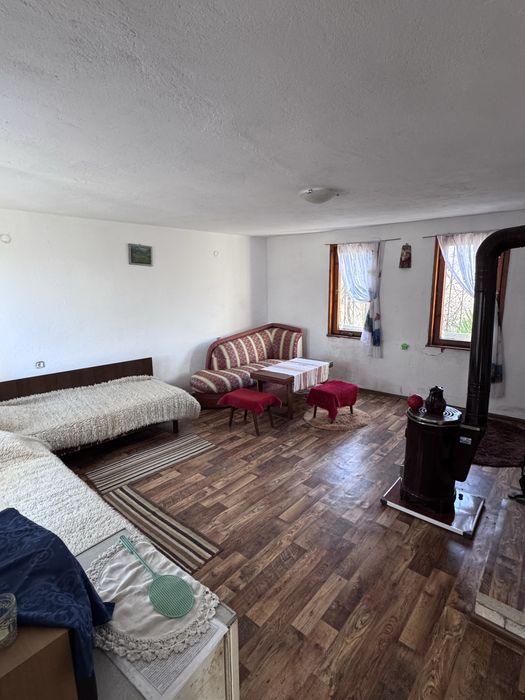 Продава се вила, част от масивна сграда близнак-Прилепци, Кърджали