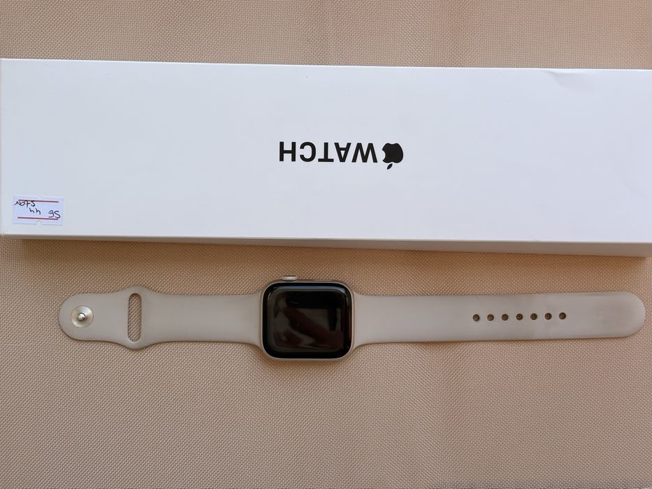 Apple Watch SE (GPS, 2-го поколения)