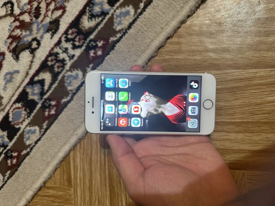 Продам Айфон 7 продам