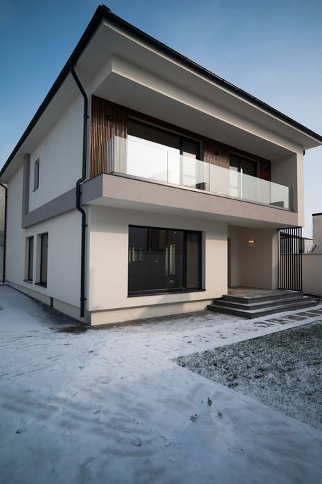 Casa moderna premium Ford, eficienta energetic, complet finisata