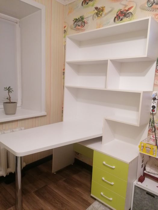 Продам стол - шкаф