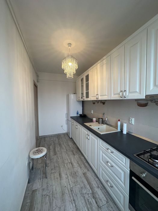 Vand garsoniera mobilata cu loc de parcare!