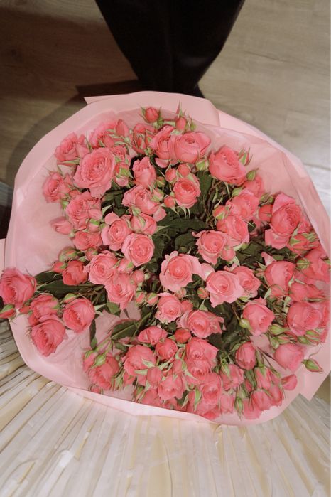 Букет кустовых роз