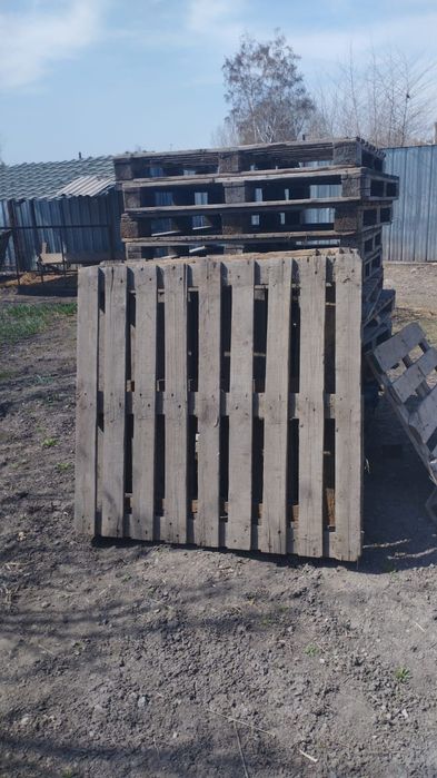 Палеты по  2000 шт