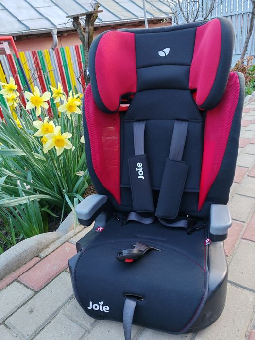 Vând scaun auto Joie universal 9-36 kg
