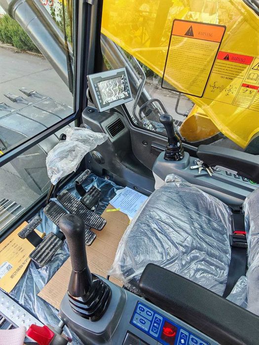 Лонгрич экскаватор XGMA KOMATSU - экскаватор с длинной стрелой