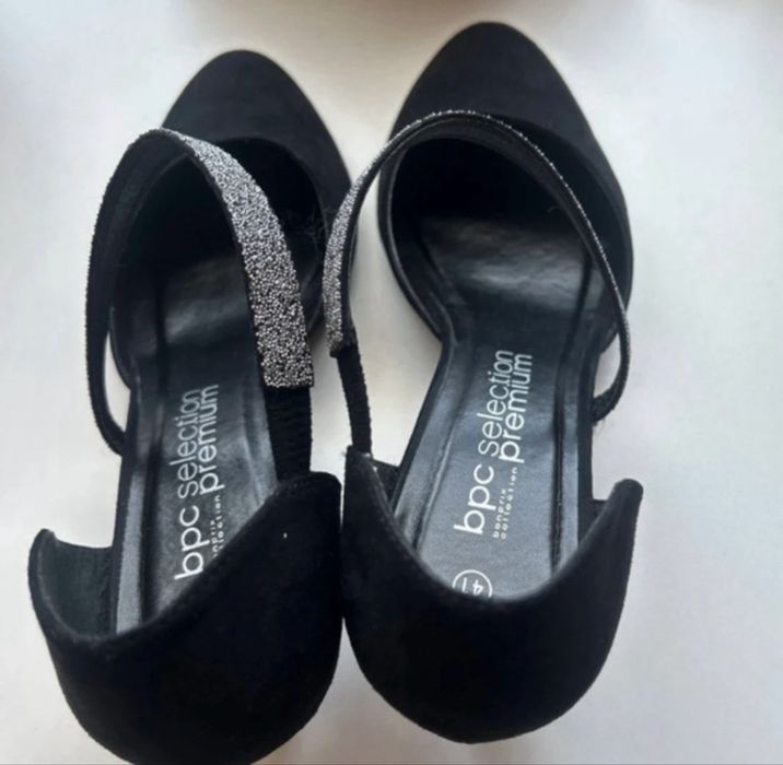 Pantofi cu toc eleganți