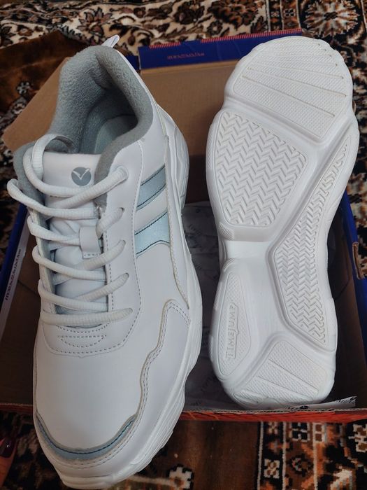 Продам ботинки весна