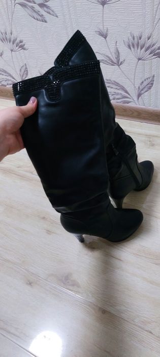Новые женские сапоги