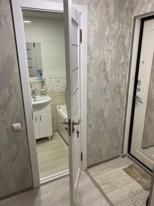 Сдается 1 комнатная квартира  
С обстановкой ЛЮКС 
В горде Алмалыке