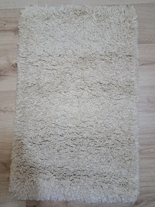 Vand 2 carpetele  din bumbac alb 80/50