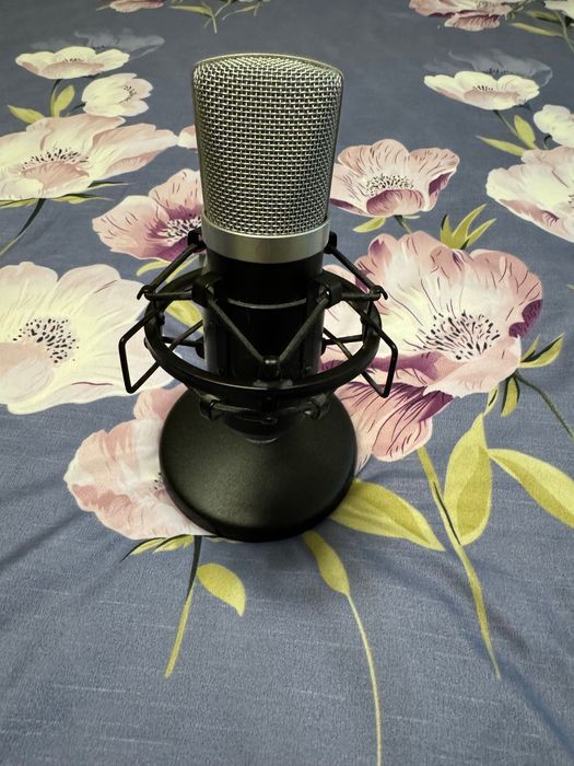 Microfon de gaming cu pop filter