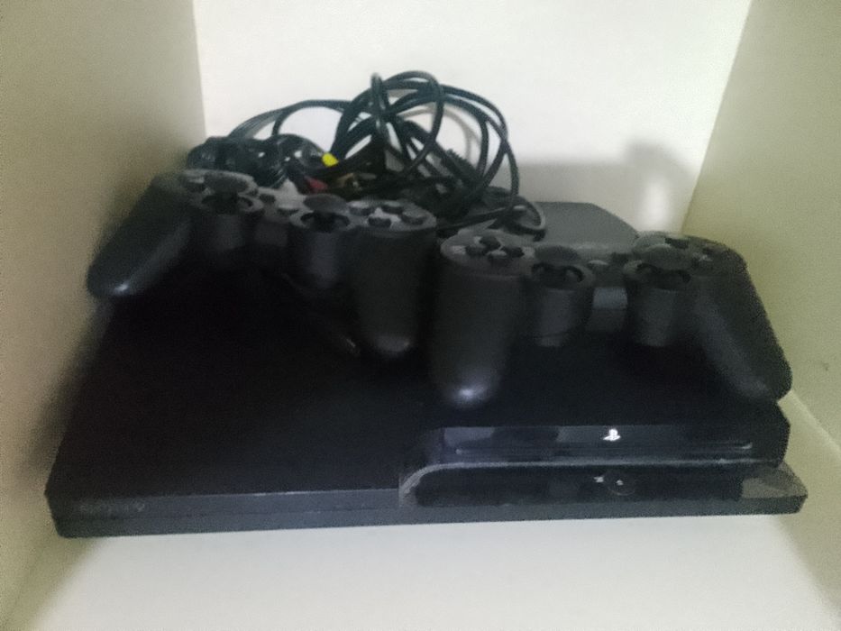 Продам PS3 (отличное состояние)