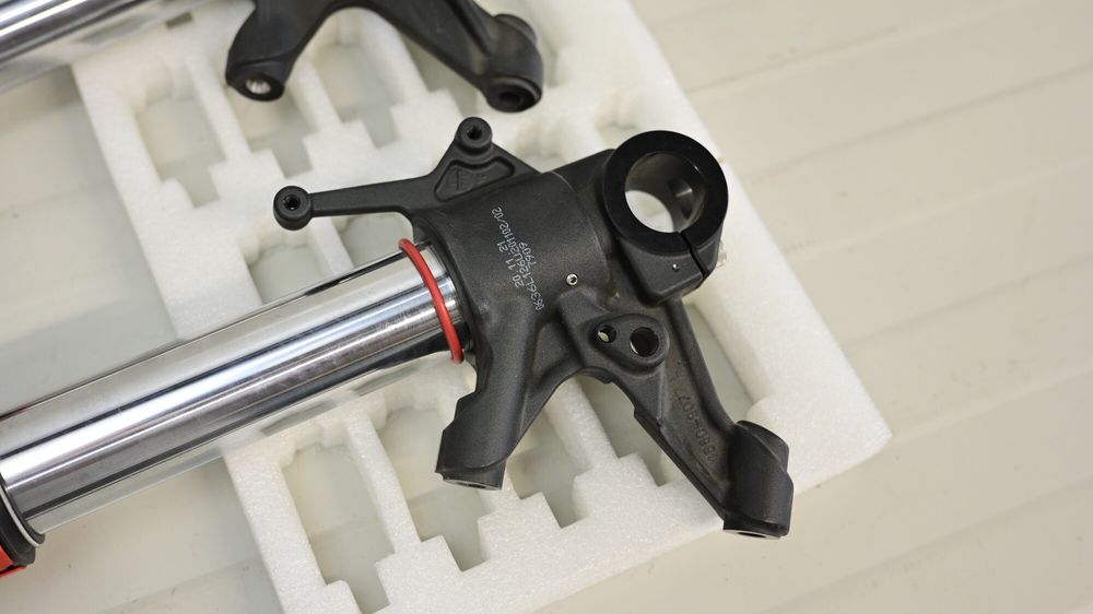 KTM 890 Duke  2021 2022  telescoape Tuburi furca fata WP Apex