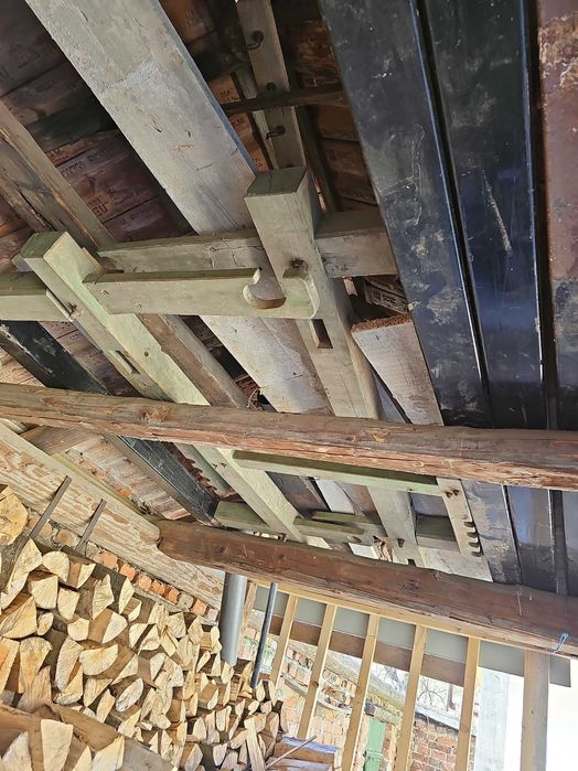 Razboi tesut aproape complet in stare foarte buna