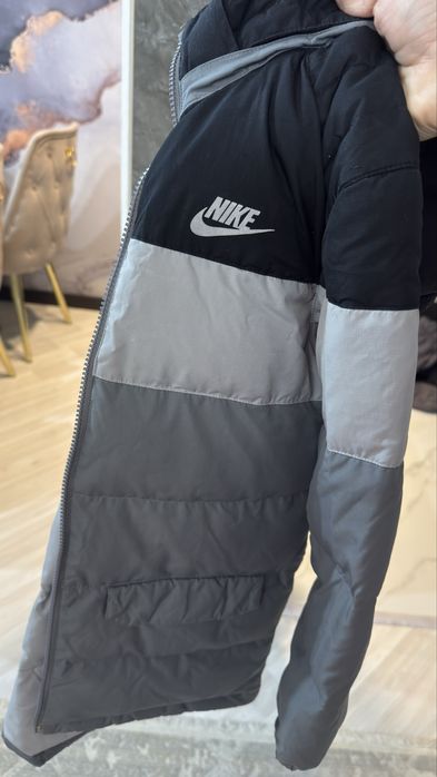 Продам куртку для мальчика