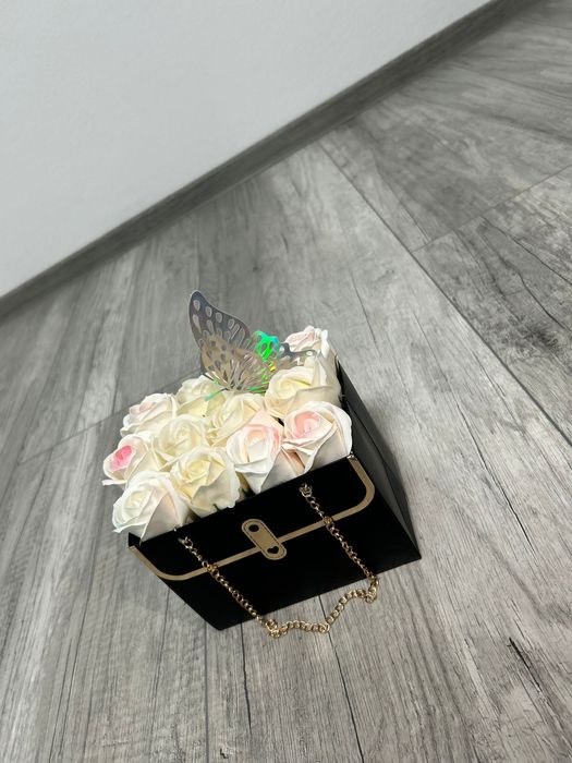 Genuta cu flori in sapun