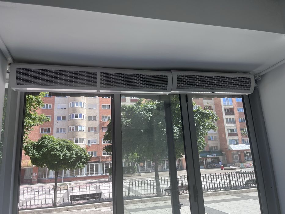 Vand spatiu comercial la parter, Racadau, 105m2