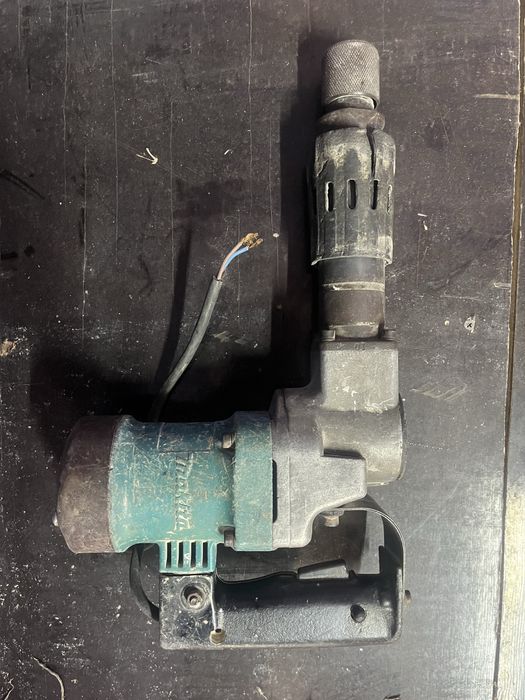 Отбойный молоток Makita
