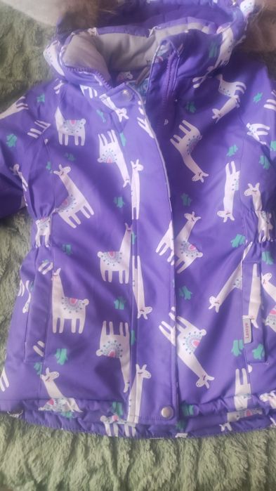 Продам зимний комбинезон на девочку !