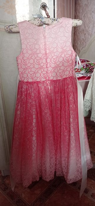 Продам детские платья