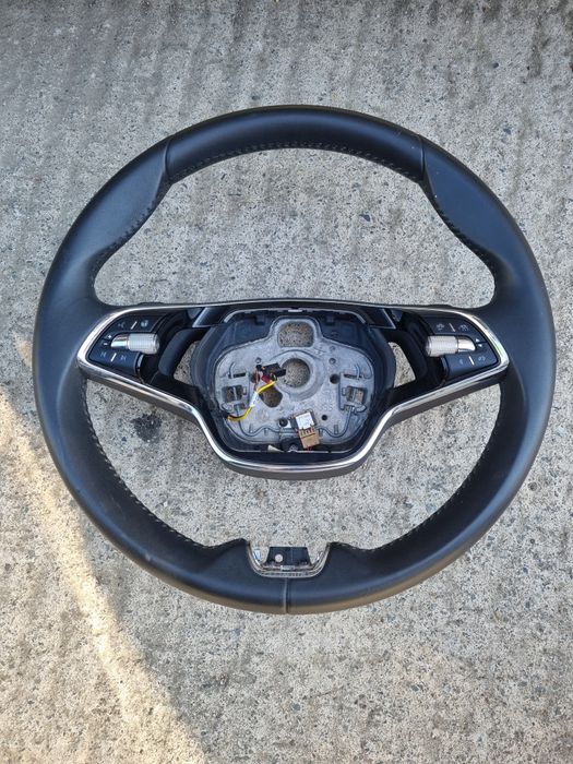 Шкода Октавия волан