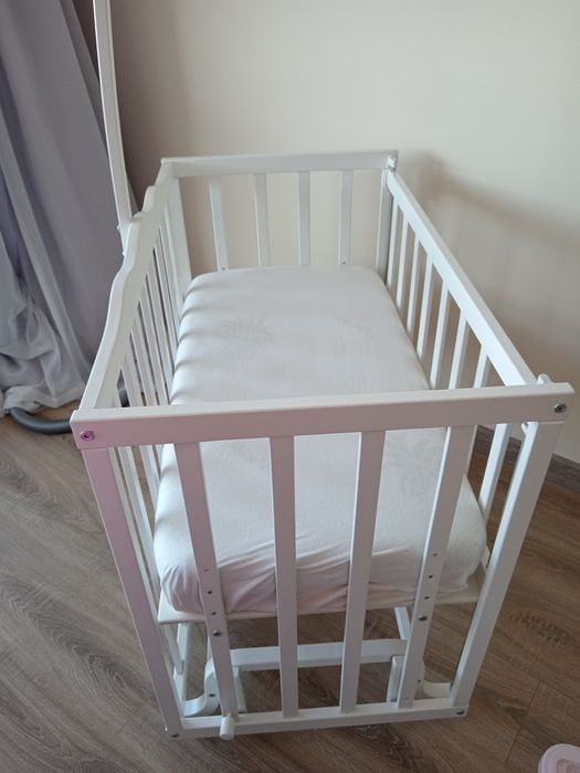 Кошара с люлеещ механизъм Cilek Next to me