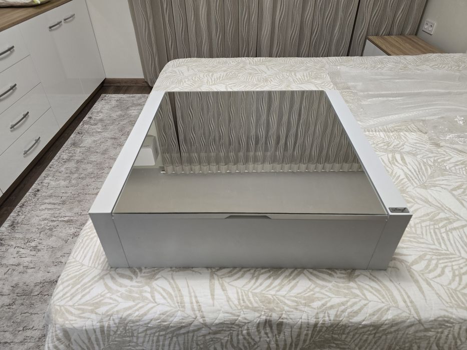 Шкаф за баня с огледало