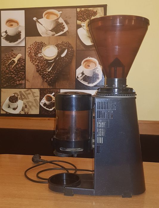 Принадлежности за кафе машина професионал и кафемелачка