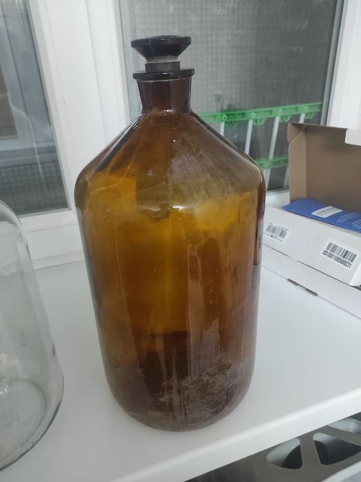 Бутылка из-под вина