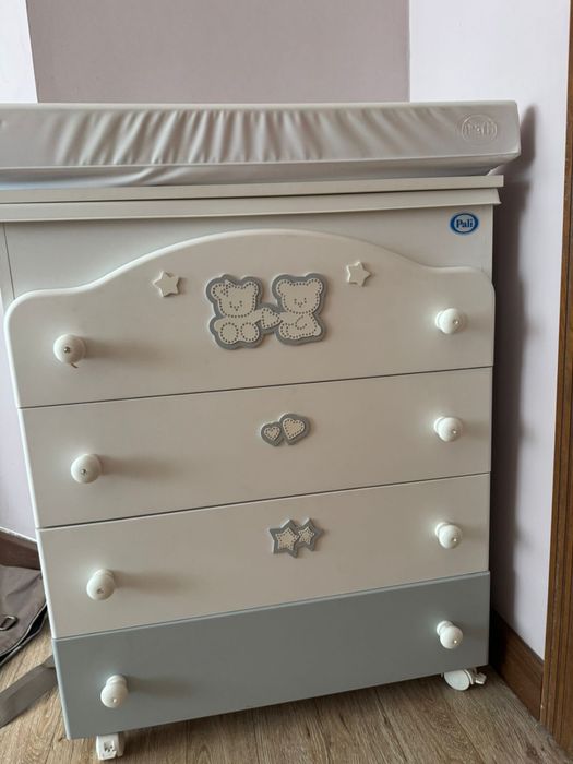 Пеленальный стол