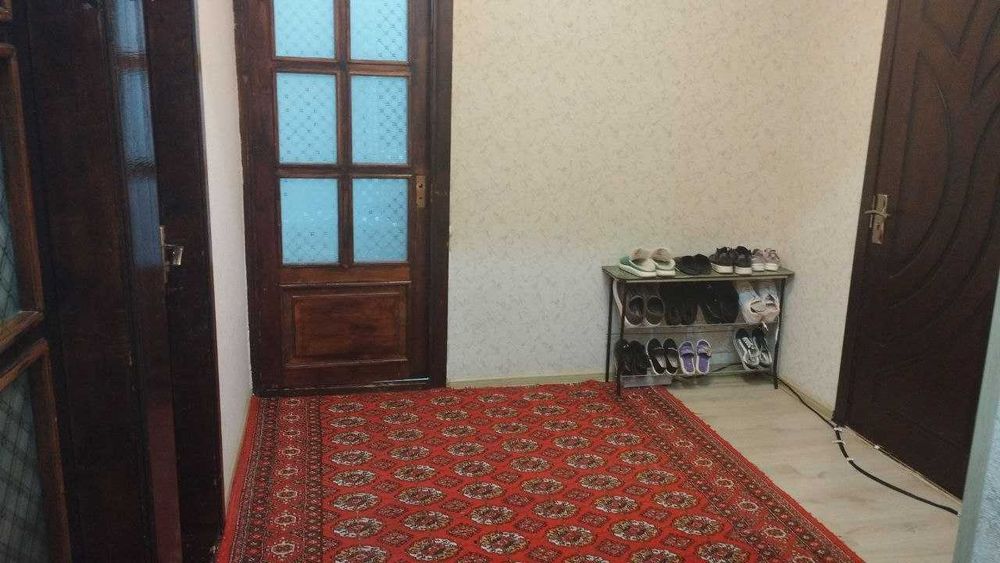 Срочно!!! Продается квартира 4/5/5 раздельная, 2х6м балкон