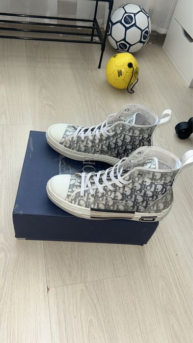 Dior b23