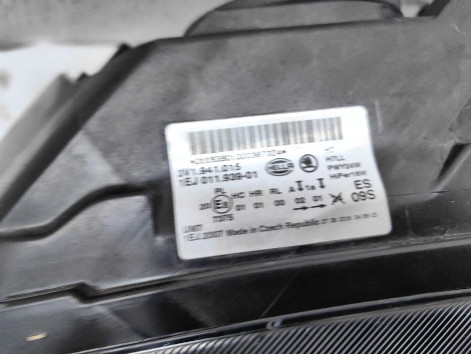 Оригинален фар Шкода  Skoda Superb