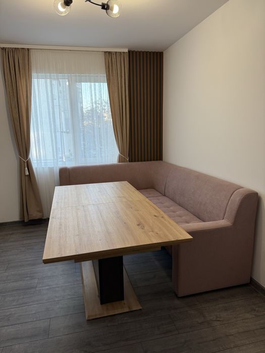 Разтегателна трапезна маса