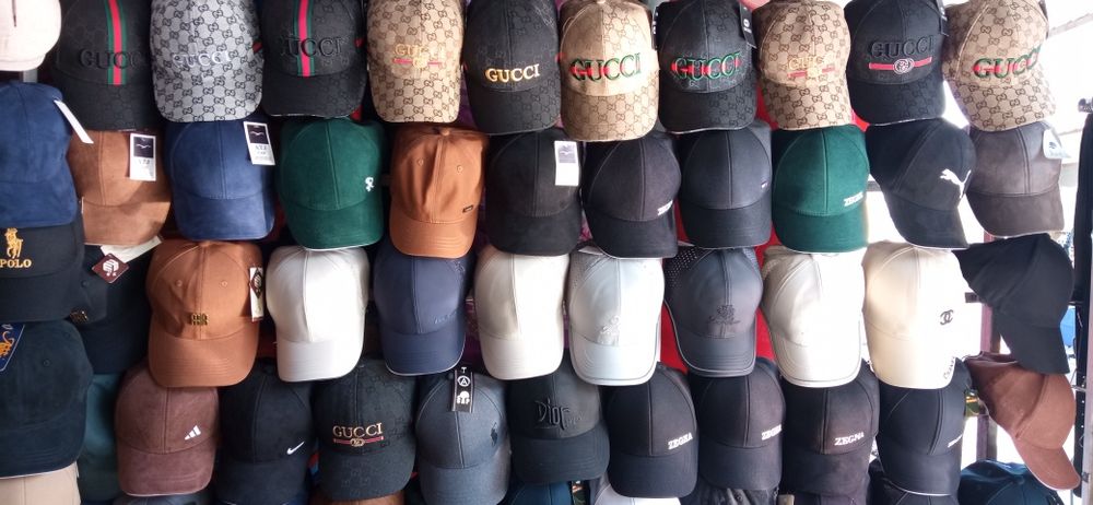 Oq kepka va turli xil kepkalar