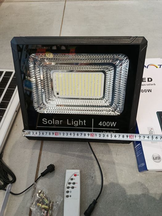 Proiector led solar 400w